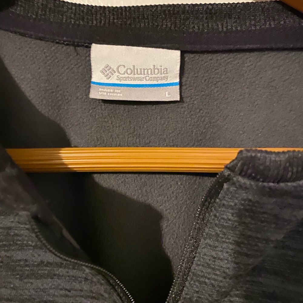 Columbia Shirt - Picture 3 of 6